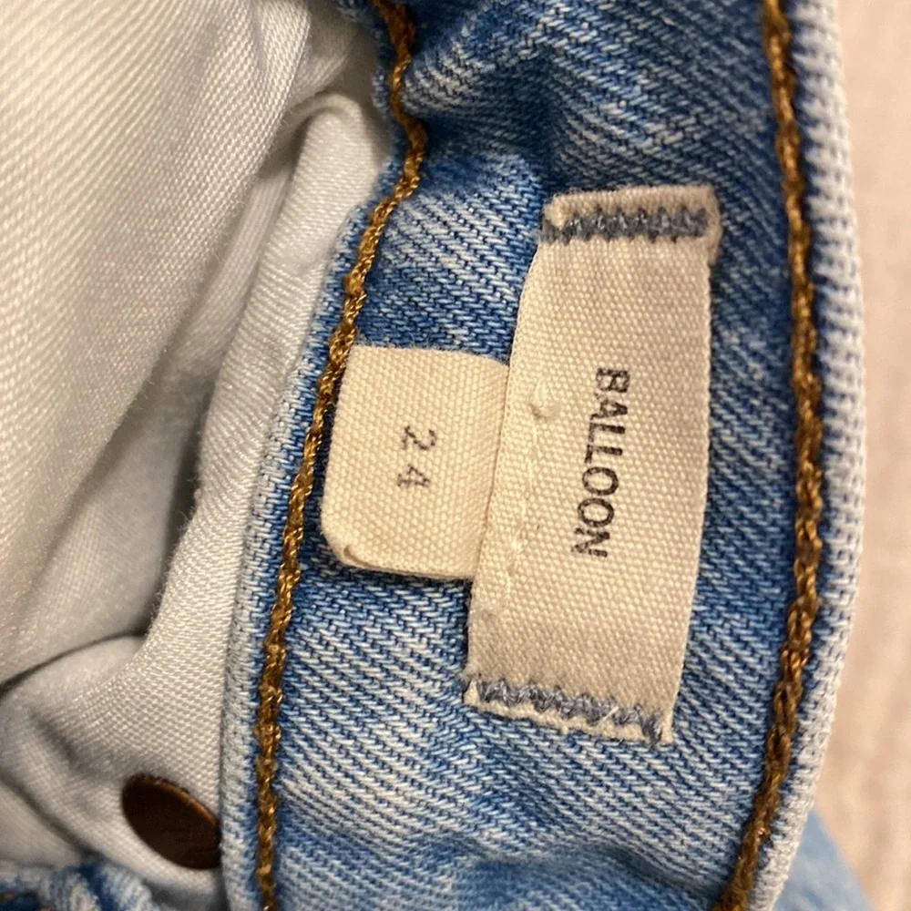 Madewell Balloon Classic Light Blue Women's Jeans. Size 24. Style DM5579